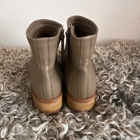 $1480 THE ROW Boris boot bootie moonstone taupe grained goatskin 38 7-7.5 - Picture 10 of 14